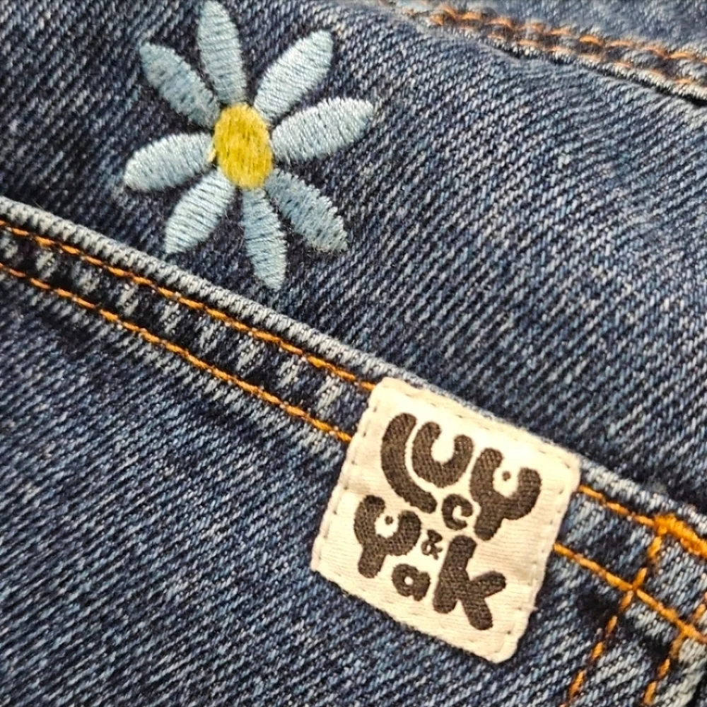 76 LUCY & YAK EMBROIDERED DAISY - MAE DANA MOM JEANS SIZE 34R - Picture 9 of 10